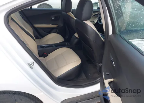 2012 Chevrolet Volt z USA, uszkodzony, nr VIN 1G1RB6E48CU114527